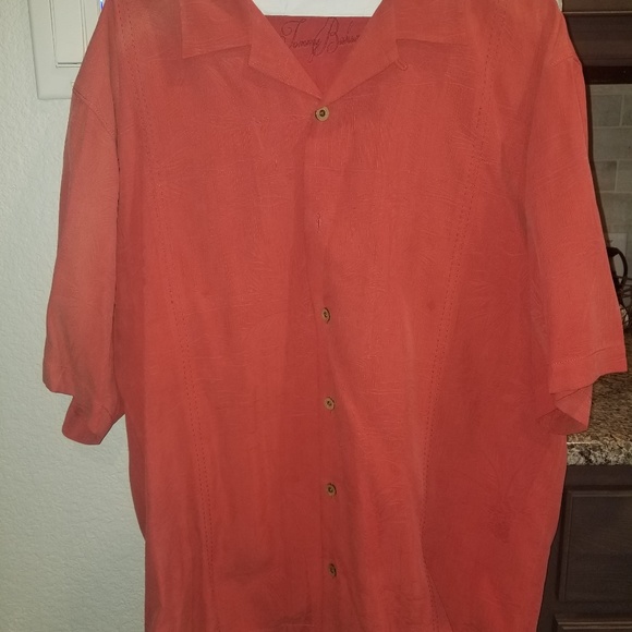 7 Medium Tommy Bahama Camp Shirts - Picture 8 of 8